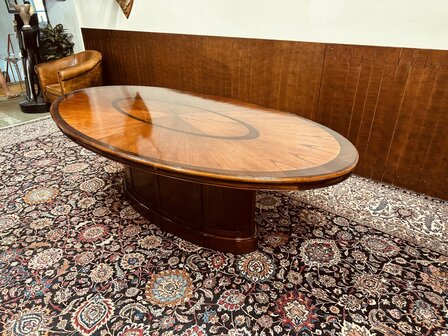 Engelse-Globe-Wernicke-Vergadertafel