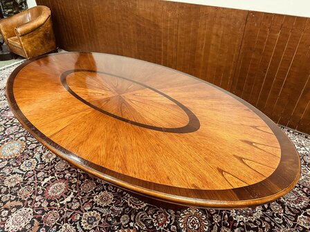 Engelse-Globe-Wernicke-Vergadertafel