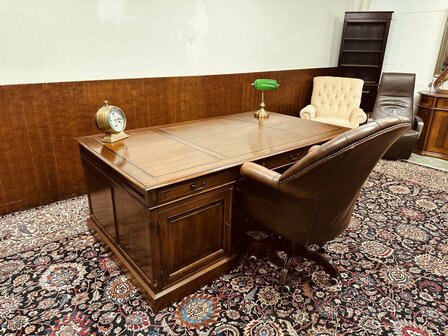 Groot-Engels-Eichholtz-Bureau-Partnerdesk