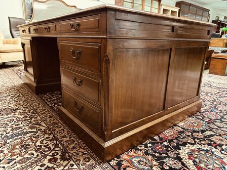 Groot-Engels-Eichholtz-Bureau-Partnerdesk