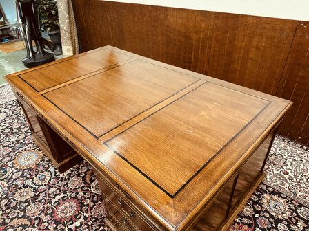 Groot-Engels-Eichholtz-Bureau-Partnerdesk