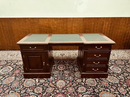 Klassiek-Engels-Bureau-met-Lederen-Inleg