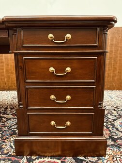 Klassiek-Engels-Bureau-met-Lederen-Inleg