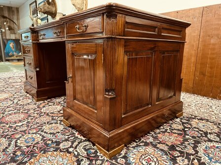 Klassiek-Engels-Chesterfield-Bureau-Partnerdesk