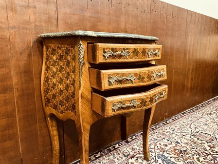 Klassieke-Franse-Barok-Sidetable-met-Natuurstenen-Blad