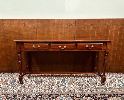 Klassiek-Engelse-Sidetable-Bureau