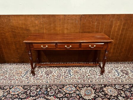 Klassiek-Engelse-Sidetable-Bureau