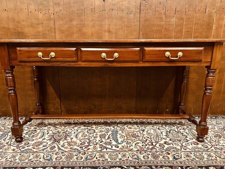 Klassiek-Engelse-Sidetable-Bureau