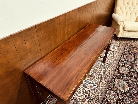 Klassiek-Engelse-Sidetable-Bureau