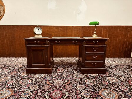 Ondiep-Smal-Klassiek-Engels-Antiek-Chesterfield-Bureau-Desk-met-Groene-Lederen-Inleg