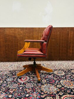 Klassiek-Engels-Chesterfield-Bureaustoel-President-Chair-Rood-Leder