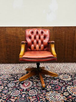 Klassiek-Engels-Chesterfield-Bureaustoel-President-Chair-Rood-Leder