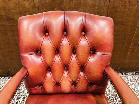 Klassiek-Engels-Chesterfield-Bureaustoel-President-Chair-Rood-Leder