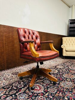 Klassiek-Engels-Chesterfield-Bureaustoel-President-Chair-Rood-Leder