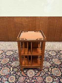 Antieke-klassieke-engelse-Oude-boekenmolen-draaibare-boekenkast-2