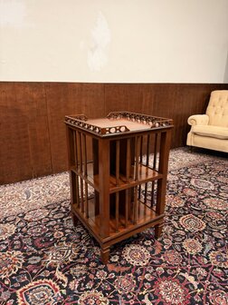 Antieke-klassieke-engelse-Oude-boekenmolen-draaibare-boekenkast-3