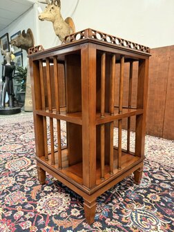 Antieke-klassieke-engelse-Oude-boekenmolen-draaibare-boekenkast-5