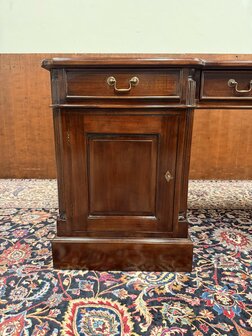 Ondiep-Klassiek-Engels-Antiek-Oud-Chesterfield-Bureau-Desk-Met-Groen-Lederen-Inleg-8