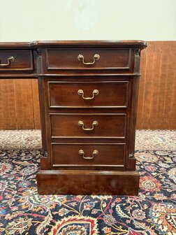 Ondiep-Klassiek-Engels-Antiek-Oud-Chesterfield-Bureau-Desk-Met-Groen-Lederen-Inleg-9