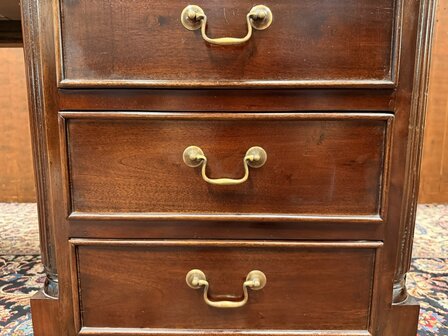 Ondiep-Klassiek-Engels-Antiek-Oud-Chesterfield-Bureau-Desk-Met-Groen-Lederen-Inleg-12