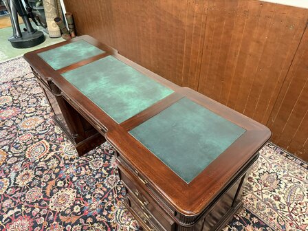 Ondiep-Klassiek-Engels-Antiek-Oud-Chesterfield-Bureau-Desk-Met-Groen-Lederen-Inleg-16