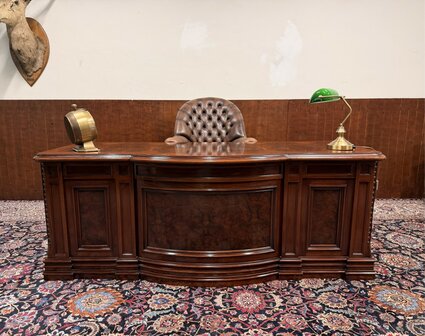 Antiek-Klassiek-Oud-Italiaans-Notenhout-Wortelhout-Bureau-met-Achterschot