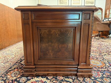 Antiek-Klassiek-Oud-Italiaans-Notenhout-Wortelhout-Bureau-met-Achterschot-5