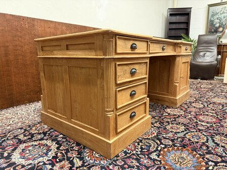 Klassiek-Engels-Antiek-Oud-Chesterfield-Teak-Bureau-Partnerdesk-Bruin-Lederen-Inleg
