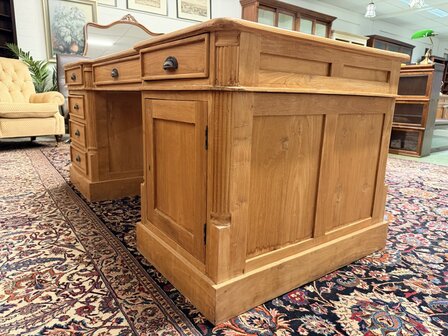 Klassiek-Engels-Antiek-Oud-Chesterfield-Teak-Bureau-Partnerdesk-Bruin-Lederen-Inleg