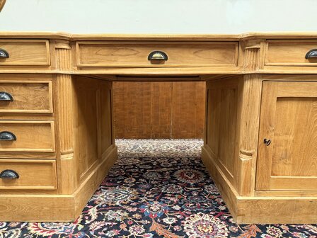 Klassiek-Engels-Antiek-Oud-Chesterfield-Teak-Bureau-Partnerdesk-Bruin-Lederen-Inleg