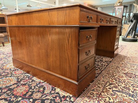 Klassiek-Engels-Antiek-Oud-Chesterfield-Eikenhout-Bureau-Desk-Partnerdesk-Zwart-Leder-Inleg