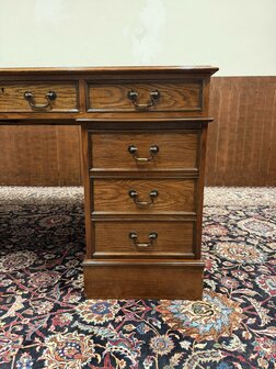 Klassiek-Engels-Antiek-Oud-Chesterfield-Eikenhout-Bureau-Desk-Partnerdesk-Zwart-Leder-Inleg