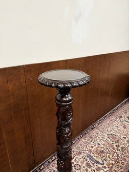 Klassiek-Engels-Antiek-Oud-Chesterfield-Pied-de-stalle-plantenstandaard