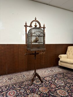 Klassiek-Engels-Oud-Antiek-Vogelkooi-op-standaard-Vogel-Voliere
