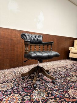 Engels-Klassiek-Antiek-Oud-Chesterfield-Bureaustoel-Captain-Chair-Zwart-Leder