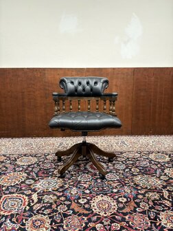 Engels-Klassiek-Antiek-Chesterfield-Bureaustoel-Captain-Chair-Zwart-Leder