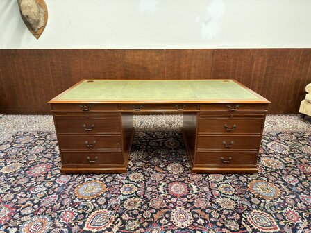 Engels-Antiek-Klassiek-Oud-Chesterfield-Bureau-Desk-Mahoniehout-met-Groen-Lederen-Inleg