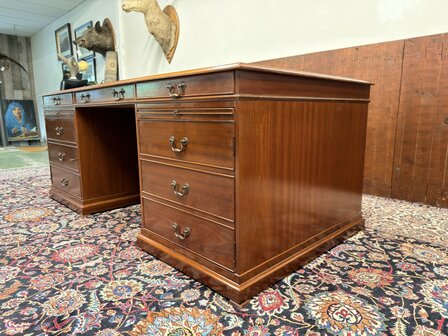 Engels-Antiek-Klassiek-Oud-Chesterfield-Bureau-Desk-Mahoniehout-met-Groen-Lederen-Inleg
