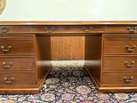 Engels-Antiek-Klassiek-Oud-Chesterfield-Bureau-Desk-Mahoniehout-met-Groen-Lederen-Inleg