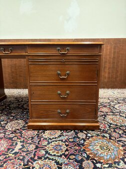 Engels-Antiek-Klassiek-Oud-Chesterfield-Bureau-Desk-Mahoniehout-met-Groen-Lederen-Inleg