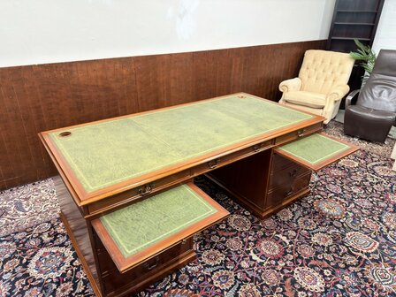 Engels-Antiek-Klassiek-Oud-Chesterfield-Bureau-Desk-Mahoniehout-met-Groen-Lederen-Inleg