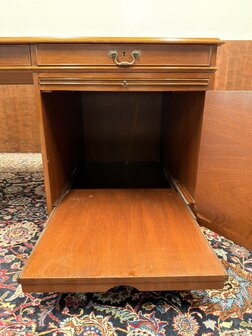 Engels-Antiek-Klassiek-Oud-Chesterfield-Bureau-Desk-Mahoniehout-met-Groen-Lederen-Inleg
