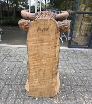 Houtsnijwerk-tuinbeeld-van-een-koe-stier-5