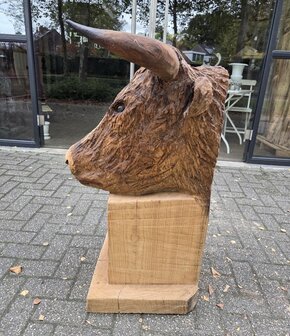 Houtsnijwerk-tuinbeeld-van-een-koe-stier-6