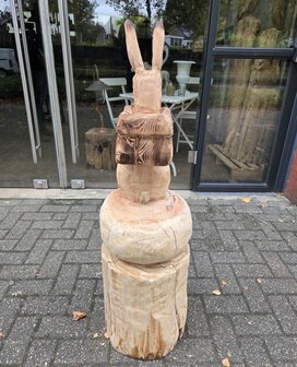 Haas-konijn-houtsnijwerk-tuinbeeld-hout-3
