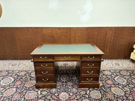 Antiek-Oud-Engels-Klassiek-Chesterfield-Bureau-Desk-Mahoniehout-met-Groen-Leder