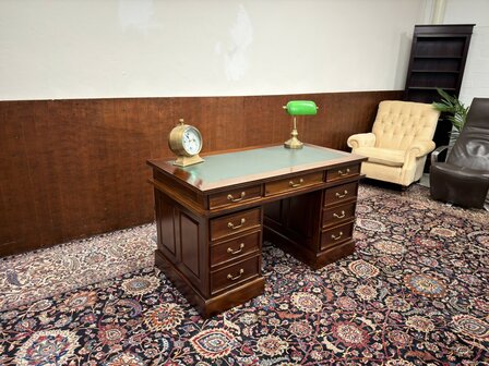 Antiek-Oud-Engels-Klassiek-Chesterfield-Bureau-Desk-Mahoniehout-met-Groen-Leder