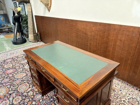 Antiek-Oud-Engels-Klassiek-Chesterfield-Bureau-Desk-Mahoniehout-met-Groen-Leder