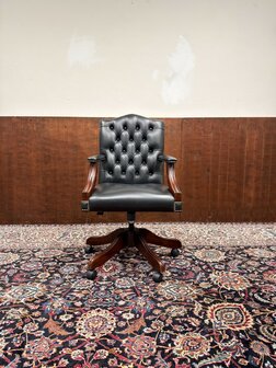 Klassiek-Antiek-Engels-Oud-Zwart-Lederen-Chesterfield-Bureaustoel-President-Chair