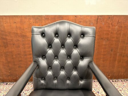 Klassiek-Antiek-Engels-Oud-Zwart-Lederen-Chesterfield-Bureaustoel-President-Chair